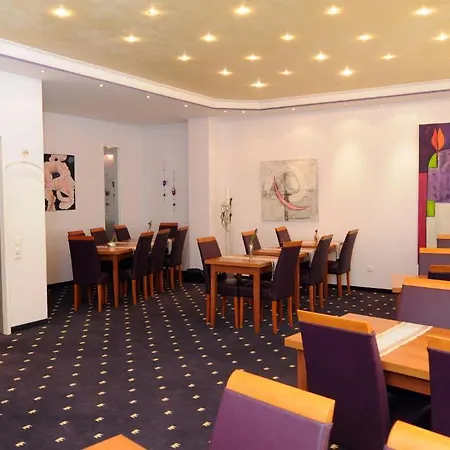 Zur Krone Hotel 3*