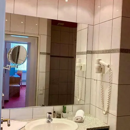 Zur Krone Hotel