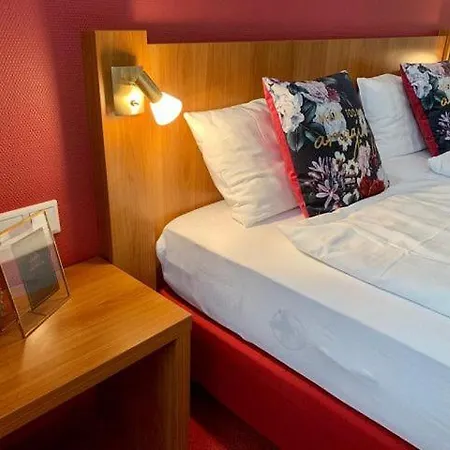 Zur Krone Hotel