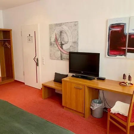 Zur Krone Hotel 3*