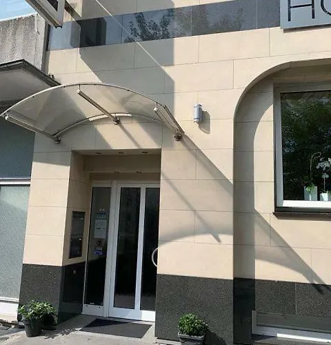 Отель Zur Krone 3*