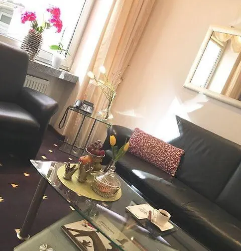 Отель Zur Krone 3*